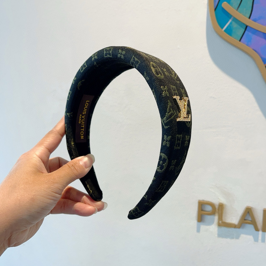 High quality fashionable and versatile headband, please add : 18859952090 if you need size guide