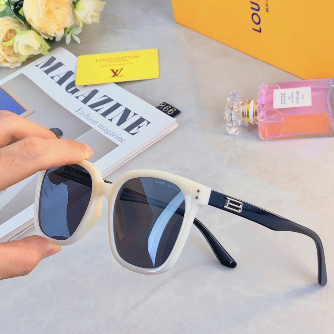 High quality temperament sunscreen sunglasses 3 pcs add : 18030258501 if you need size guide
