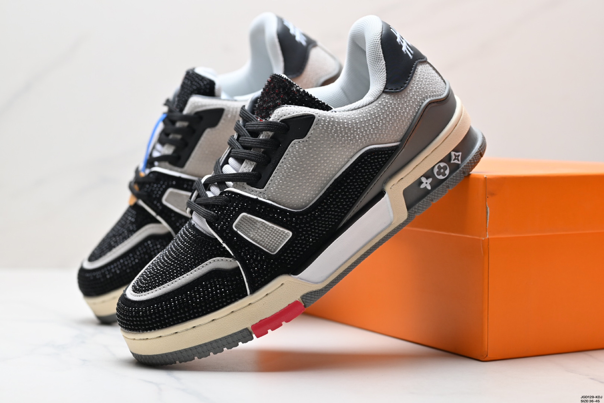 High quality diamond inlaid printed sports board shoes, please add : 18859952090 if you need size gui