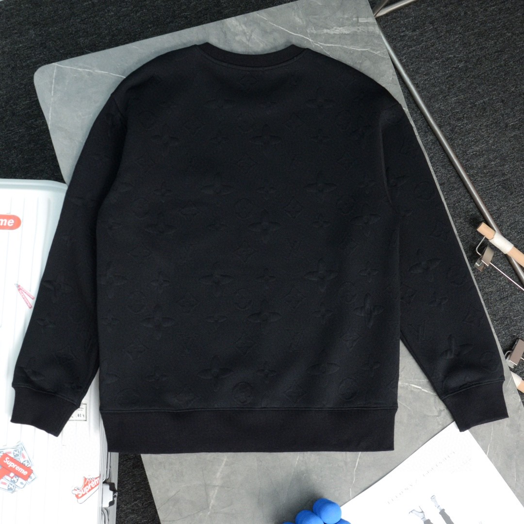 High quality fashion embroidered graffiti hoodie 1 pls add : 18859952090 if you need size guide