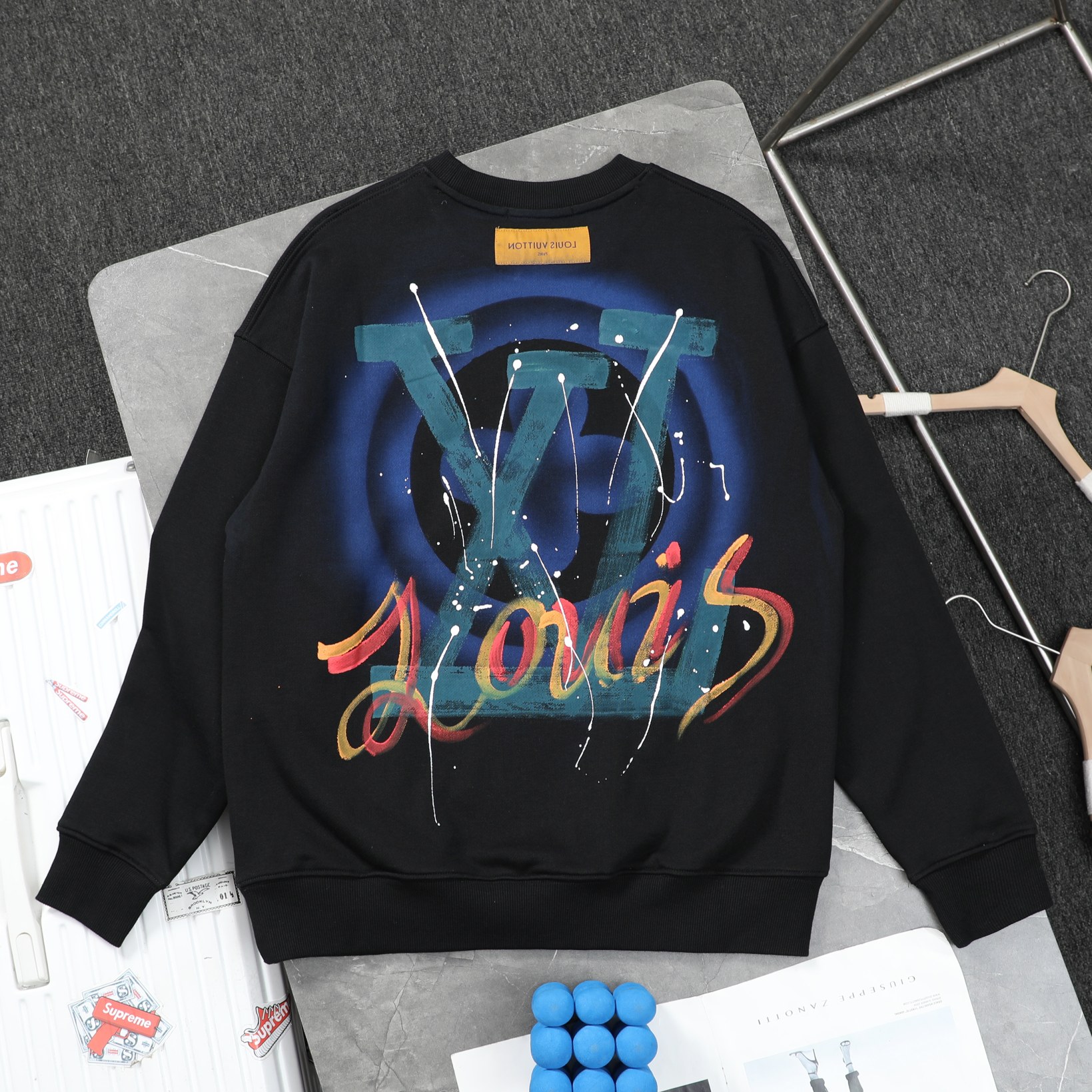 High quality fashion embroidered graffiti hoodie 1 pls add : 18859952090 if you need size guide