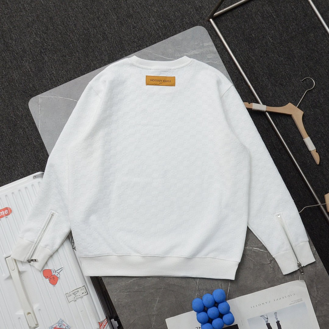 High quality fashion embroidered graffiti hoodie 1 pls add : 18859952090 if you need size guide