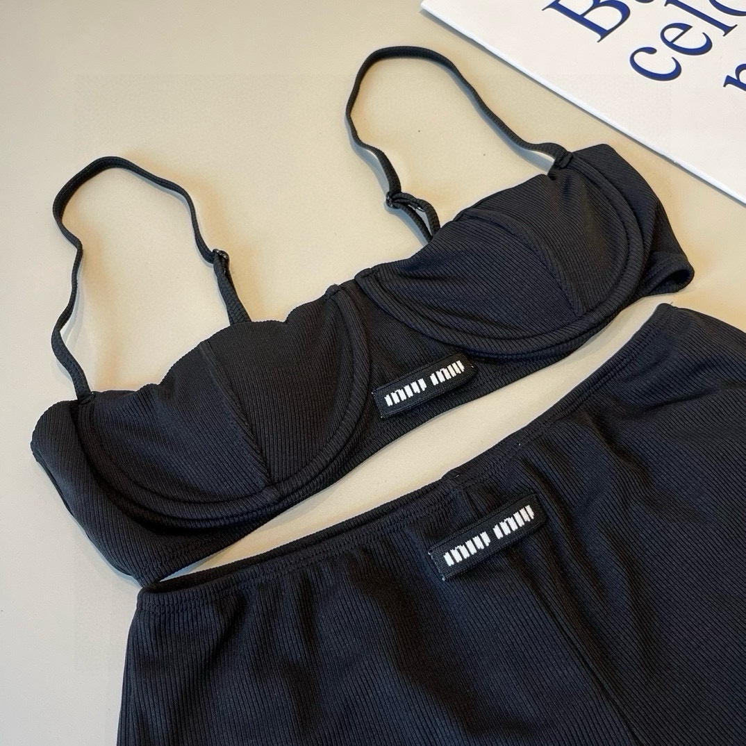 High quality bikini set 2pls add : 18030258501 if you need size guide