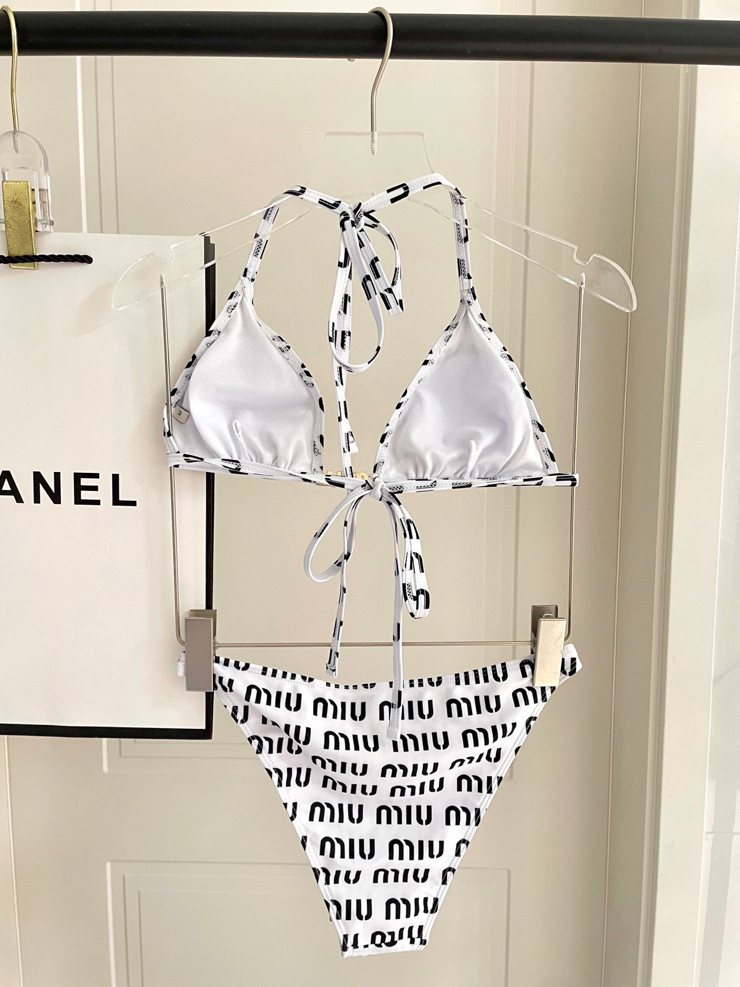 High quality bikini set 2pls add : 18030258501 if you need size guide