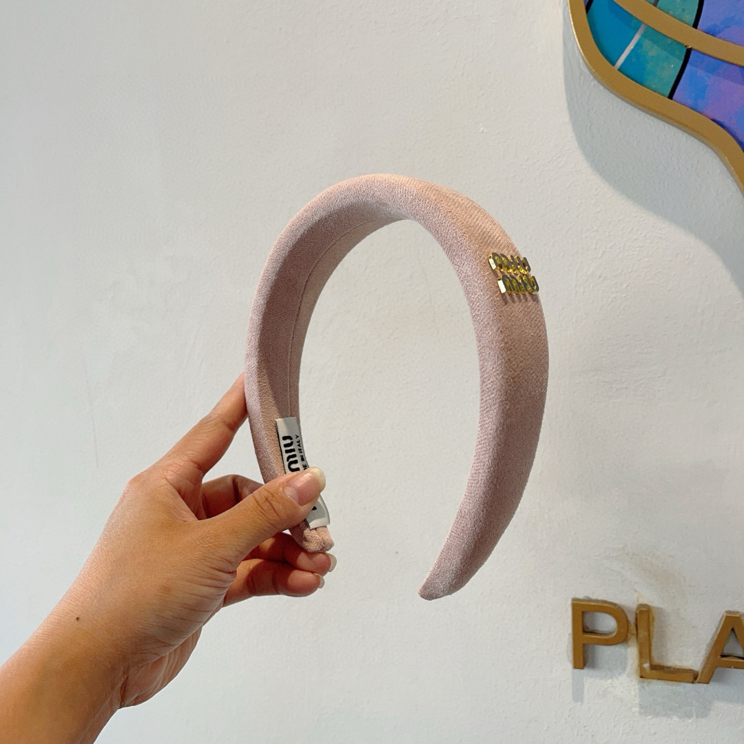 High quality patent leather hair bands, please add : 18030258501 if you need size guide
