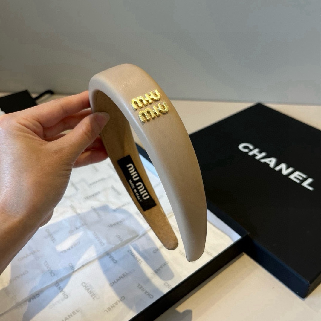 High quality patent leather hair bands, please add : 18030258501 if you need size guide