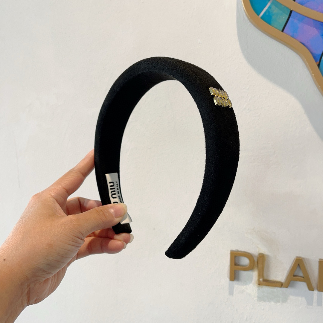 High quality patent leather hair bands, please add : 18030258501 if you need size guide