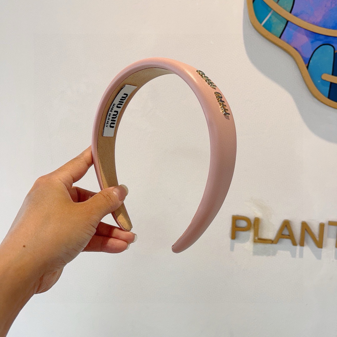 High quality patent leather hair bands, please add : 18030258501 if you need size guide