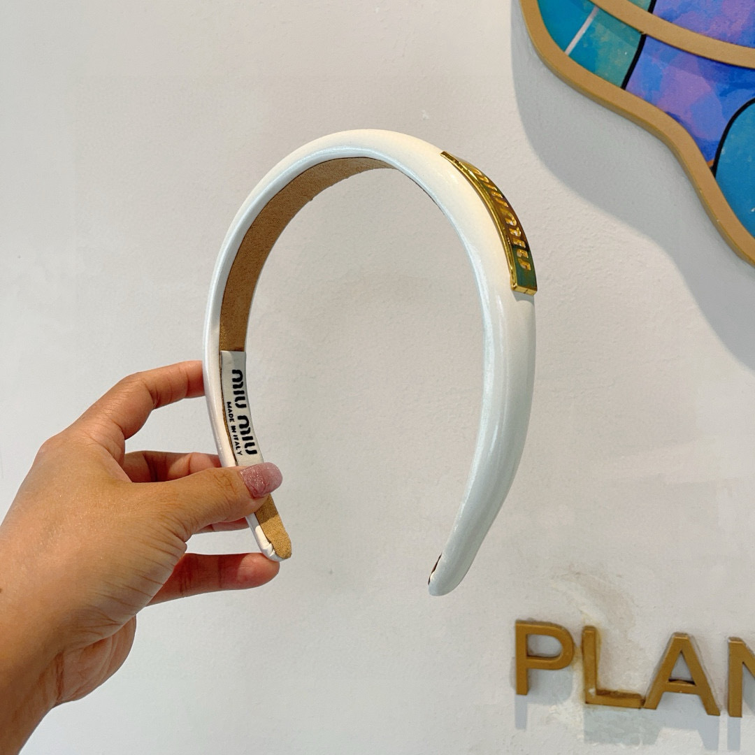 High quality patent leather hair bands, please add : 18030258501 if you need size guide