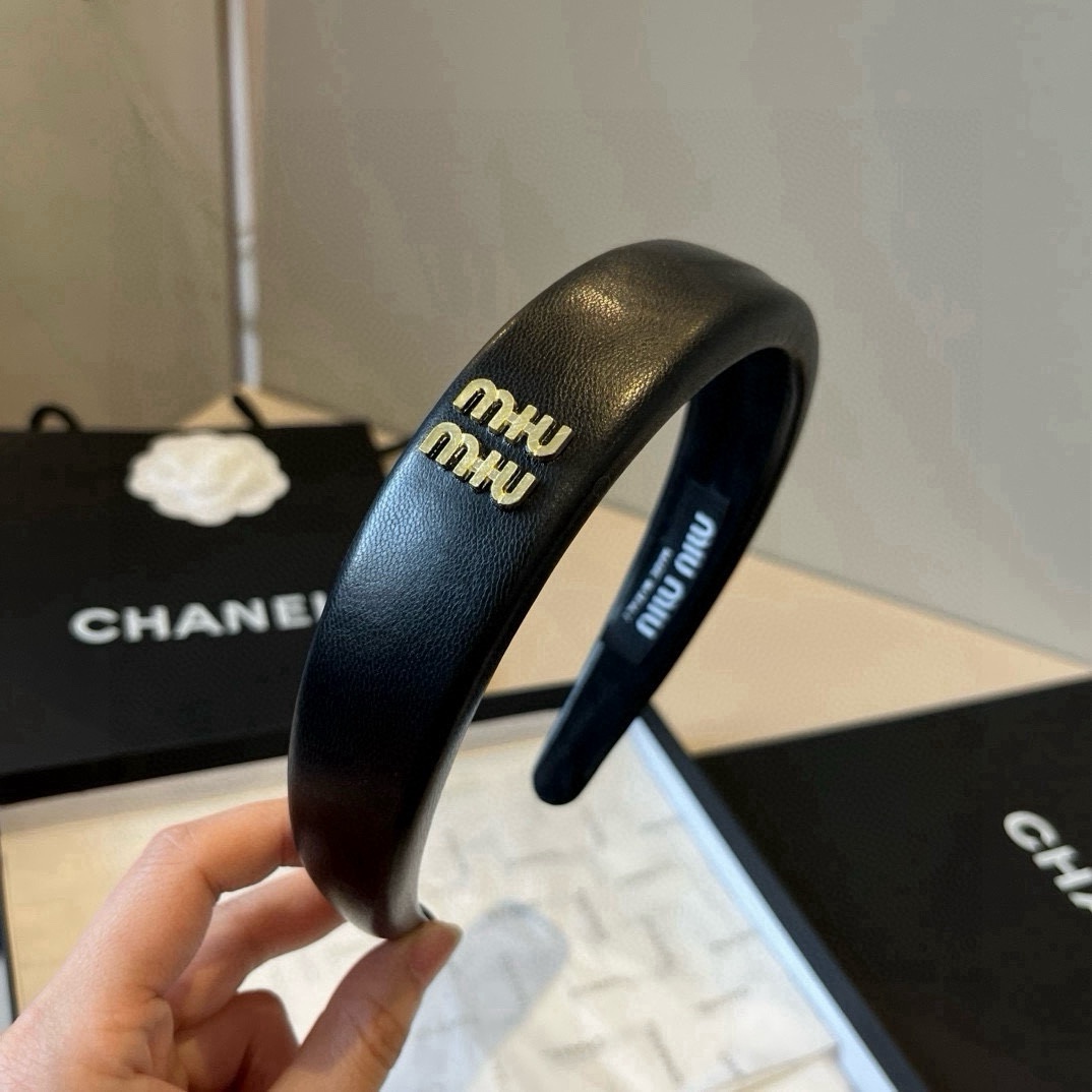 High quality patent leather hair bands, please add : 18030258501 if you need size guide