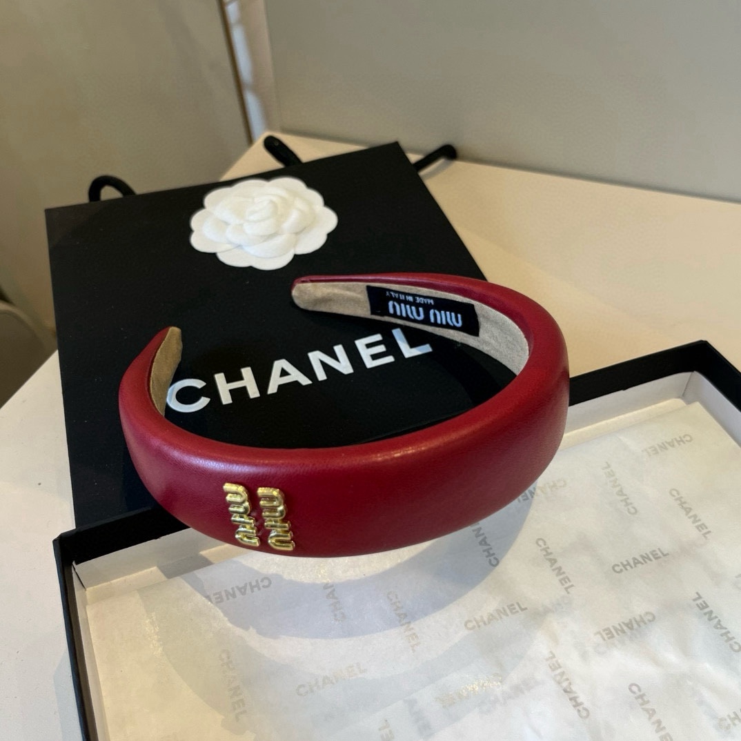 High quality patent leather hair bands, please add : 18030258501 if you need size guide