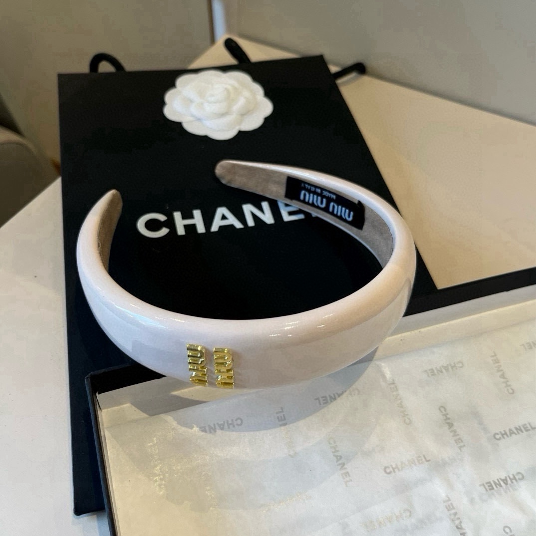 High quality patent leather hair bands, please add : 18030258501 if you need size guide