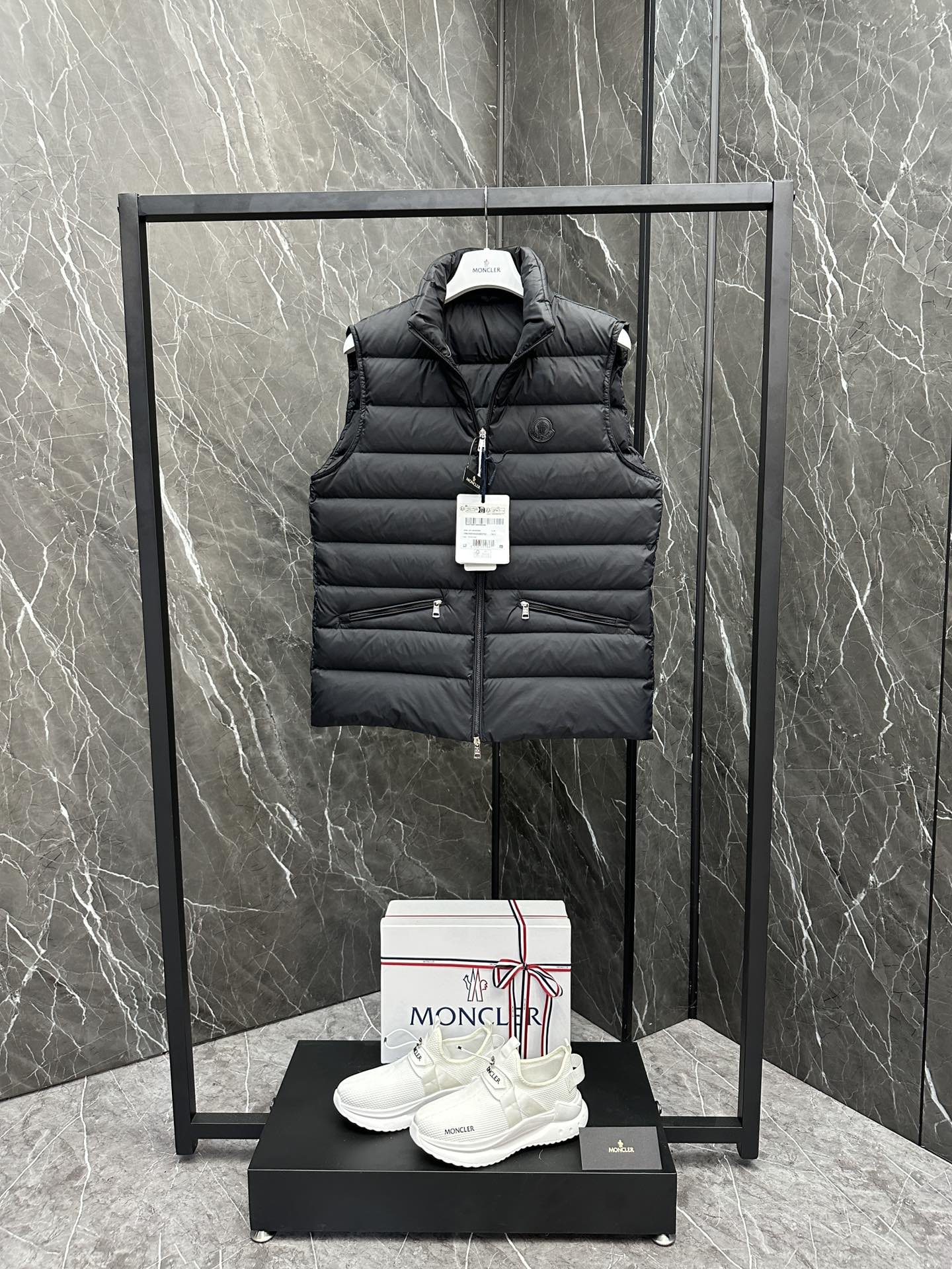 OWN - Casual vest 1
