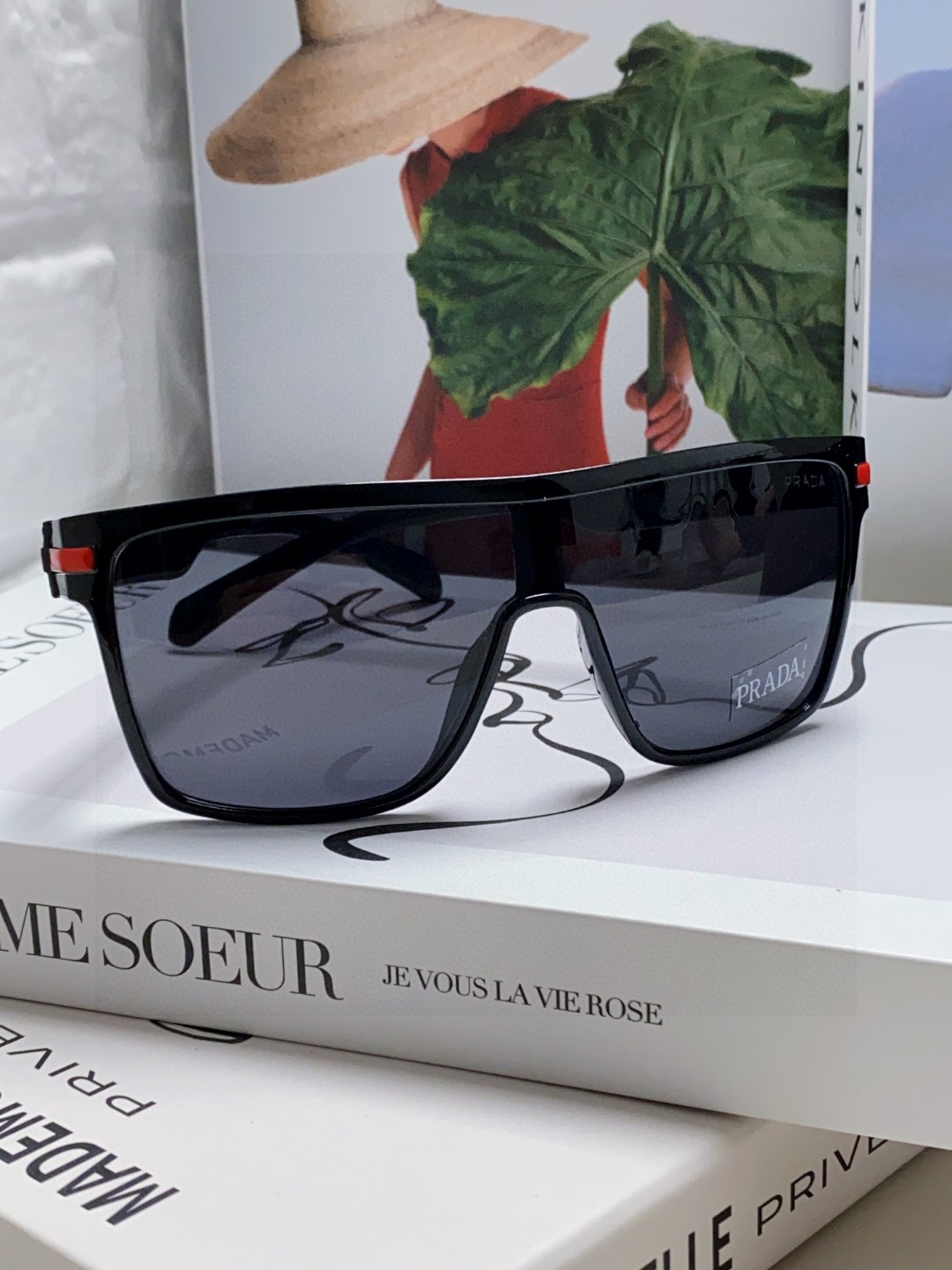 高质量时尚墨镜2 pls add : 18030258501 if u need size guid