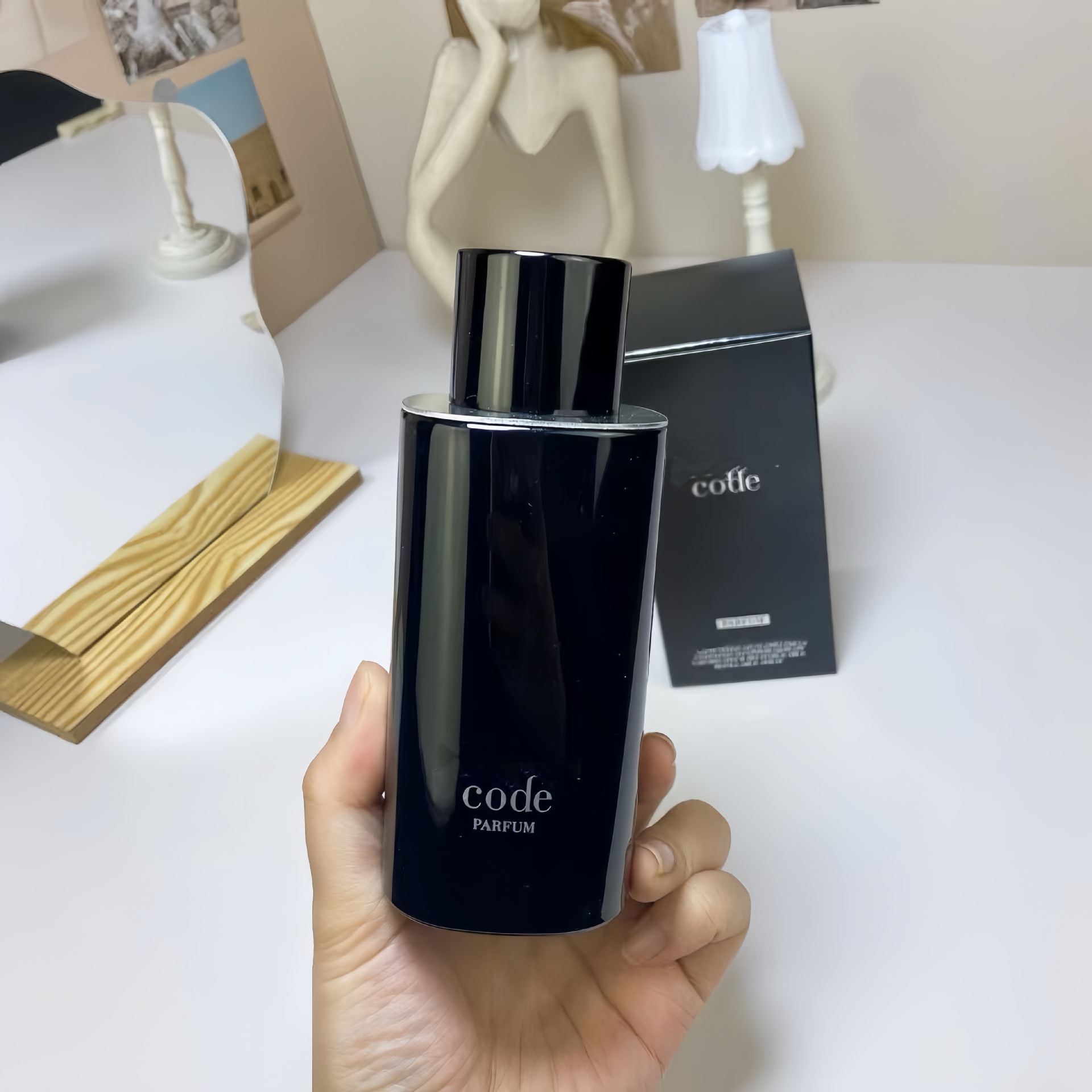 High quality perfume 9 pls add : 18859952090 if u need size guid