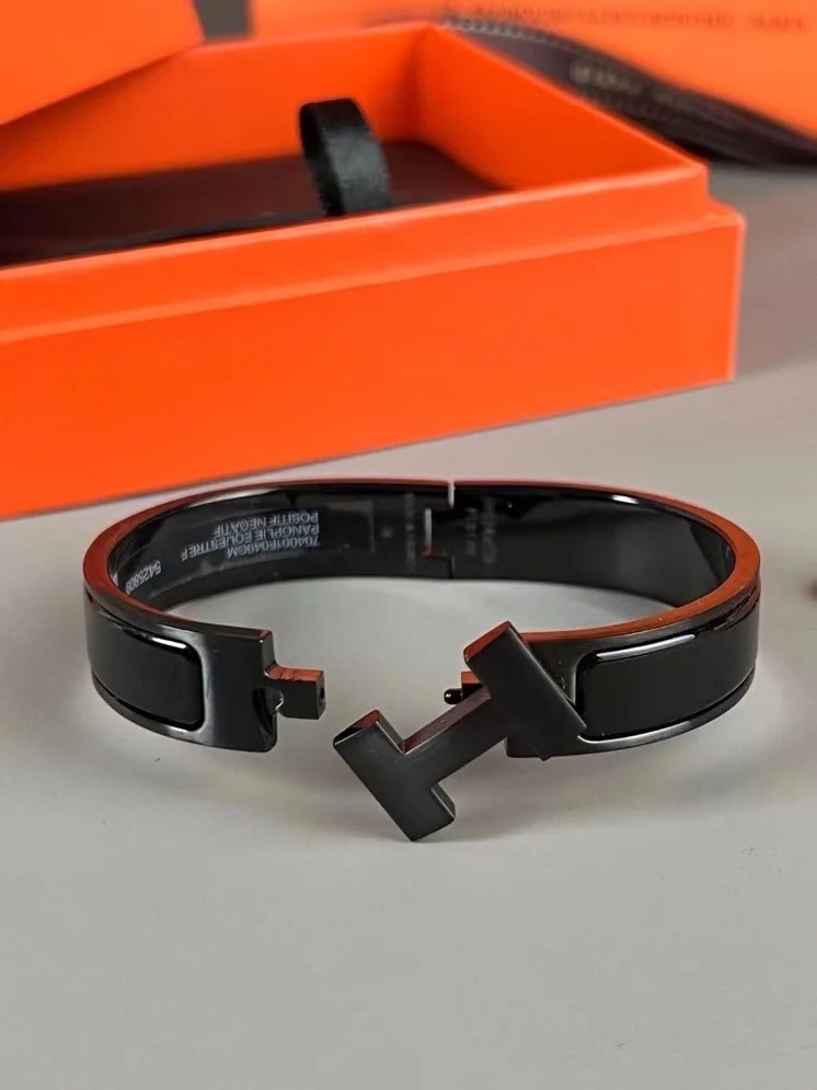 High quality enamel bracelet