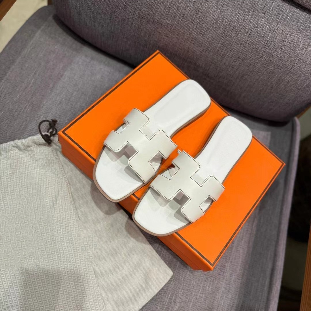 High quality women's slippers, please add : 18030258501 if you need size guide