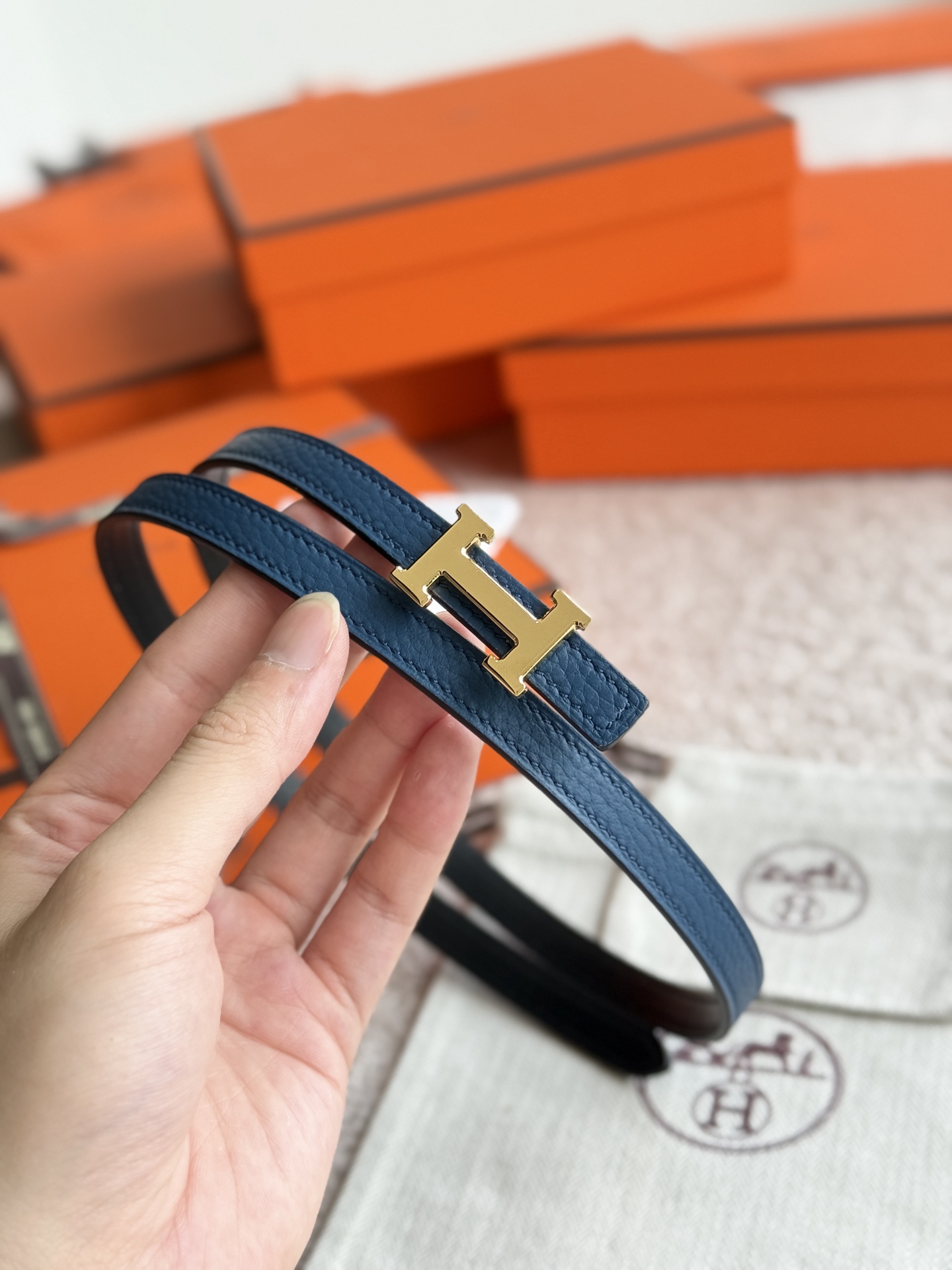 High quality, simple and refined women's waist belt 3 pcs add : 18859952090 if you need size guide