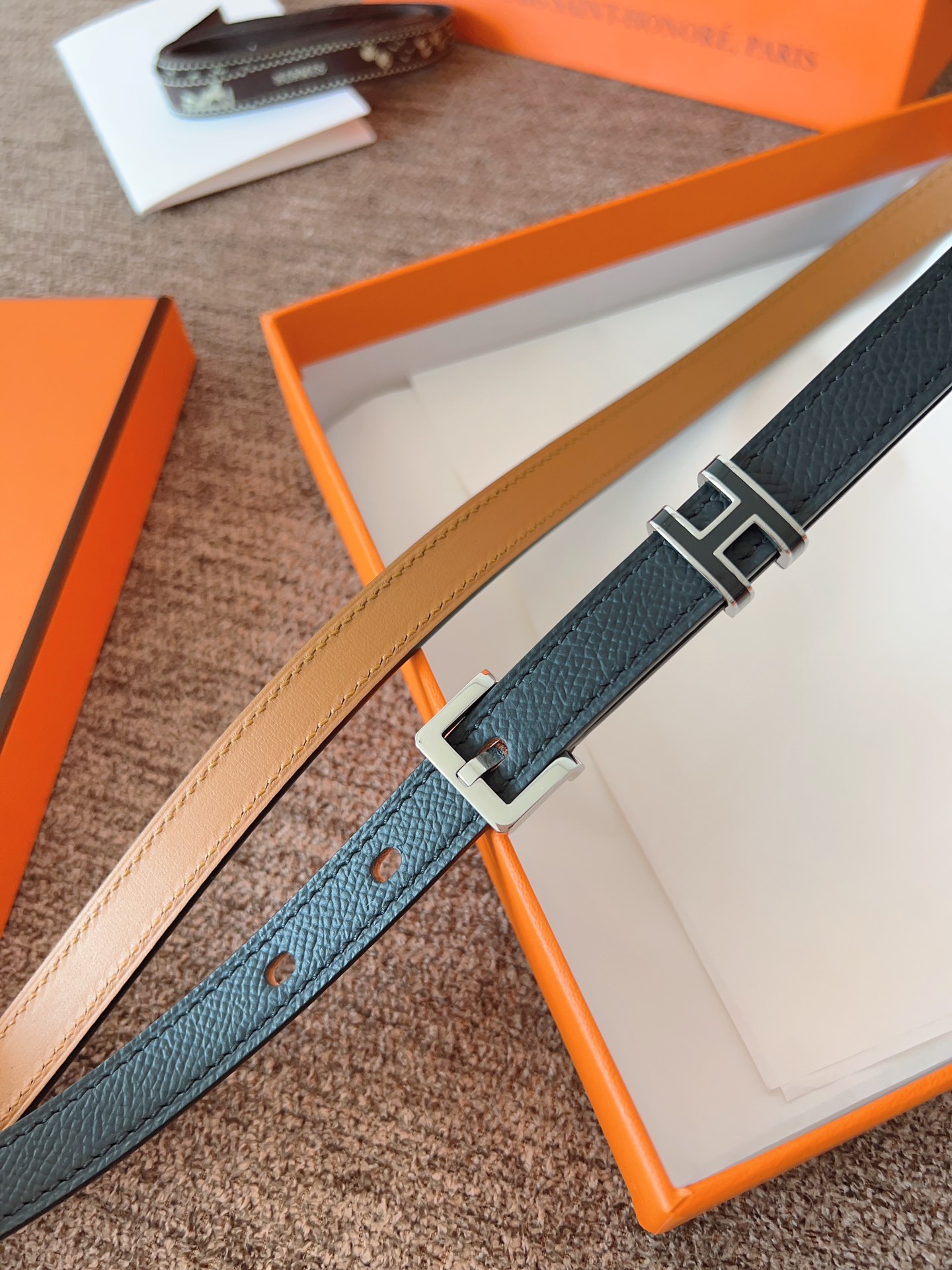High quality, simple and refined women's waist belt 3 pcs add : 18859952090 if you need size guide