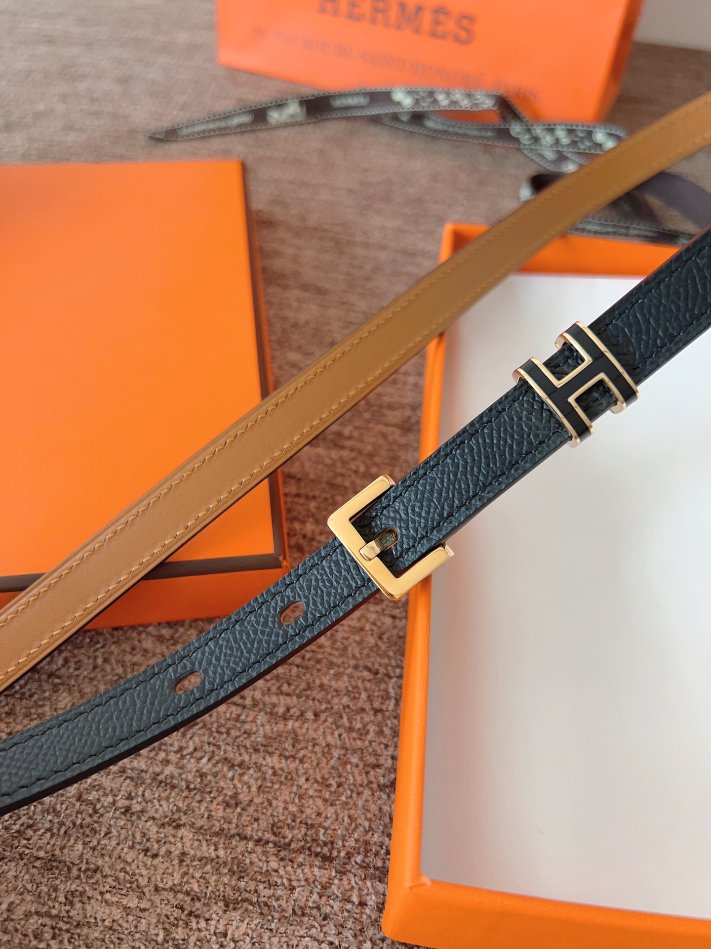 High quality, simple and refined women's waist belt 3 pcs add : 18859952090 if you need size guide