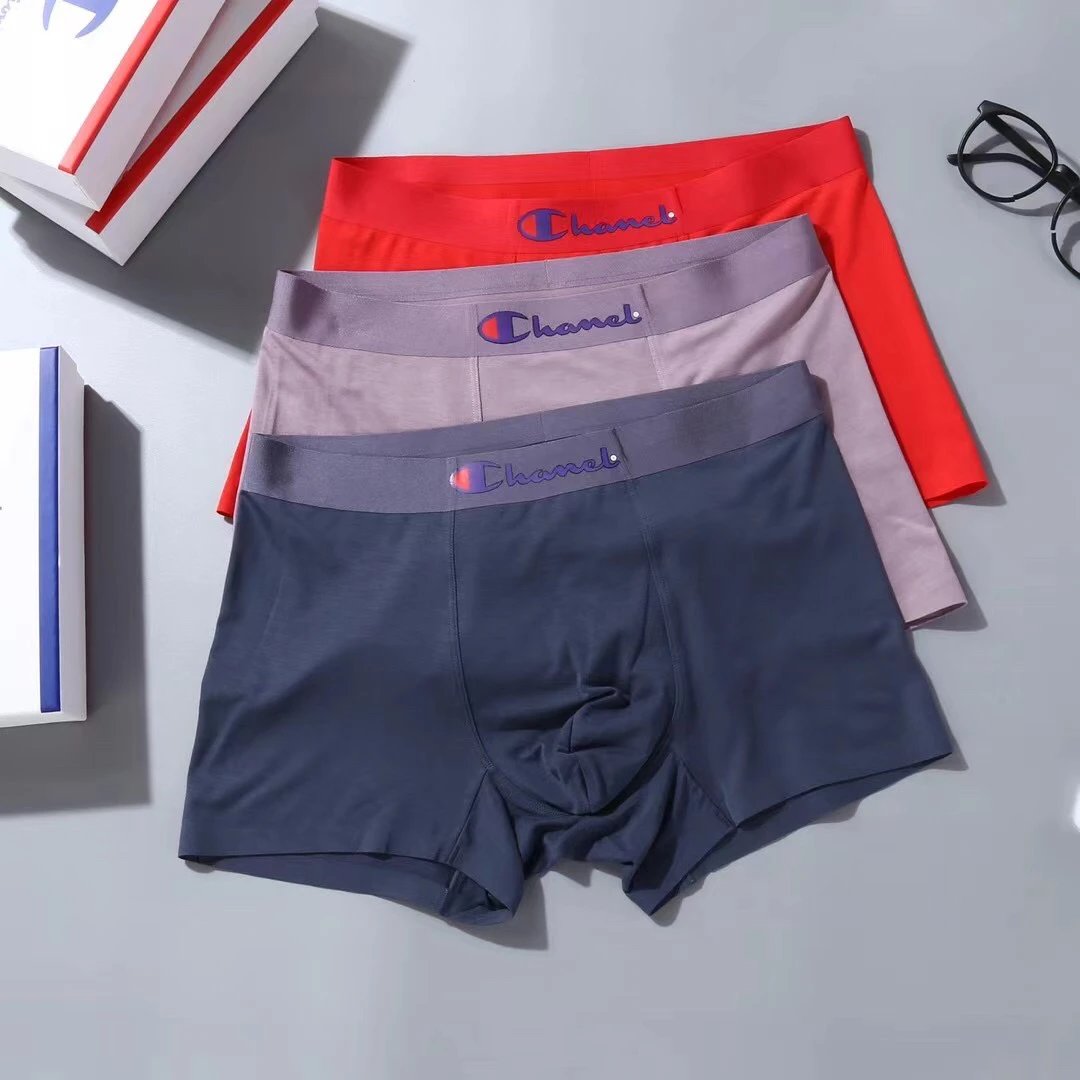 High quality men's underwear in a box of three, with color options of 17