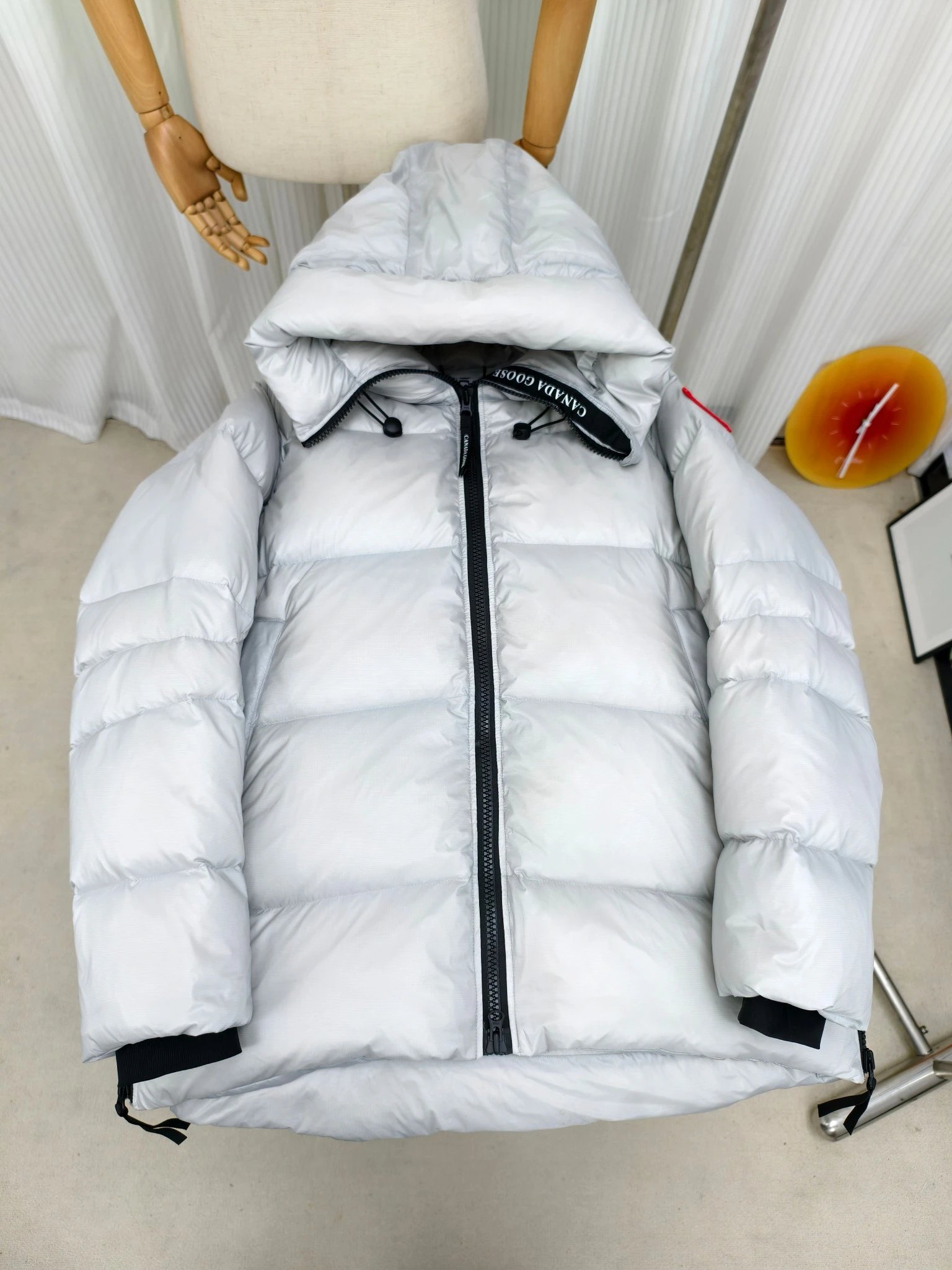 Winter hooded zipper down jacket