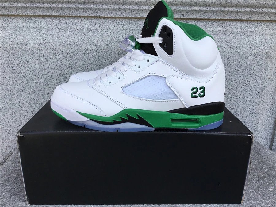 Sports and leisure shoes 05