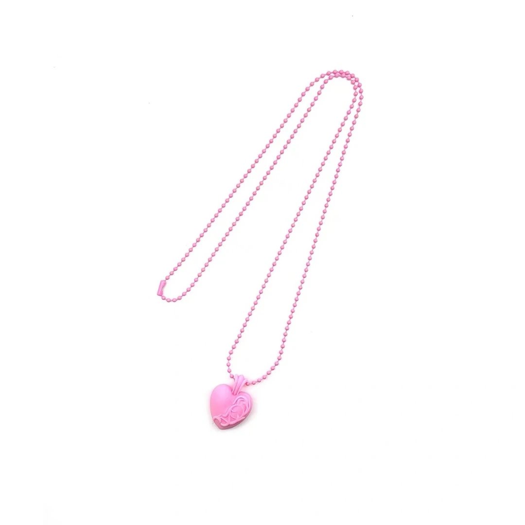 High quality resin colored heart-shaped vine necklace