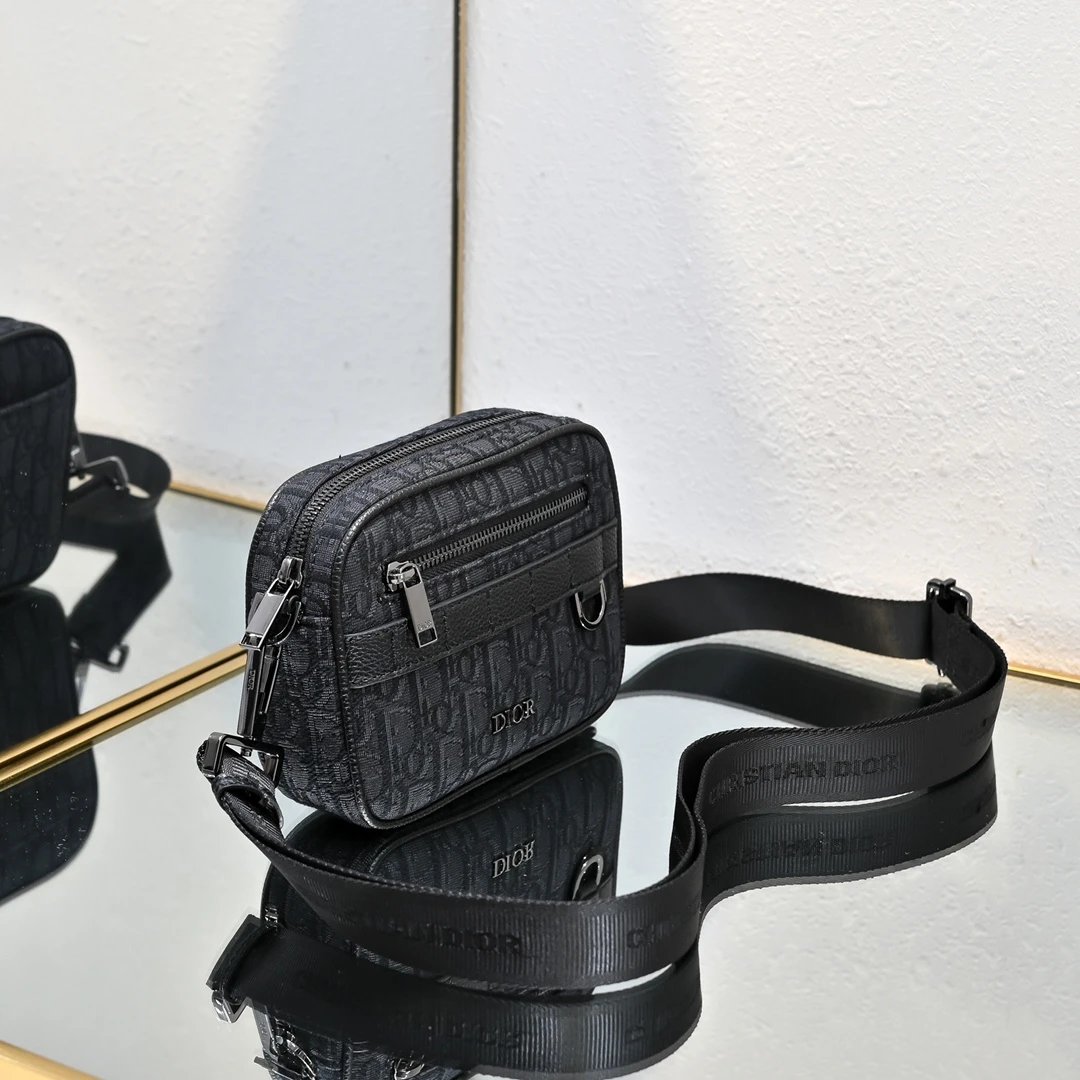 Classic messenger bag with shoulder strap cost-effective version