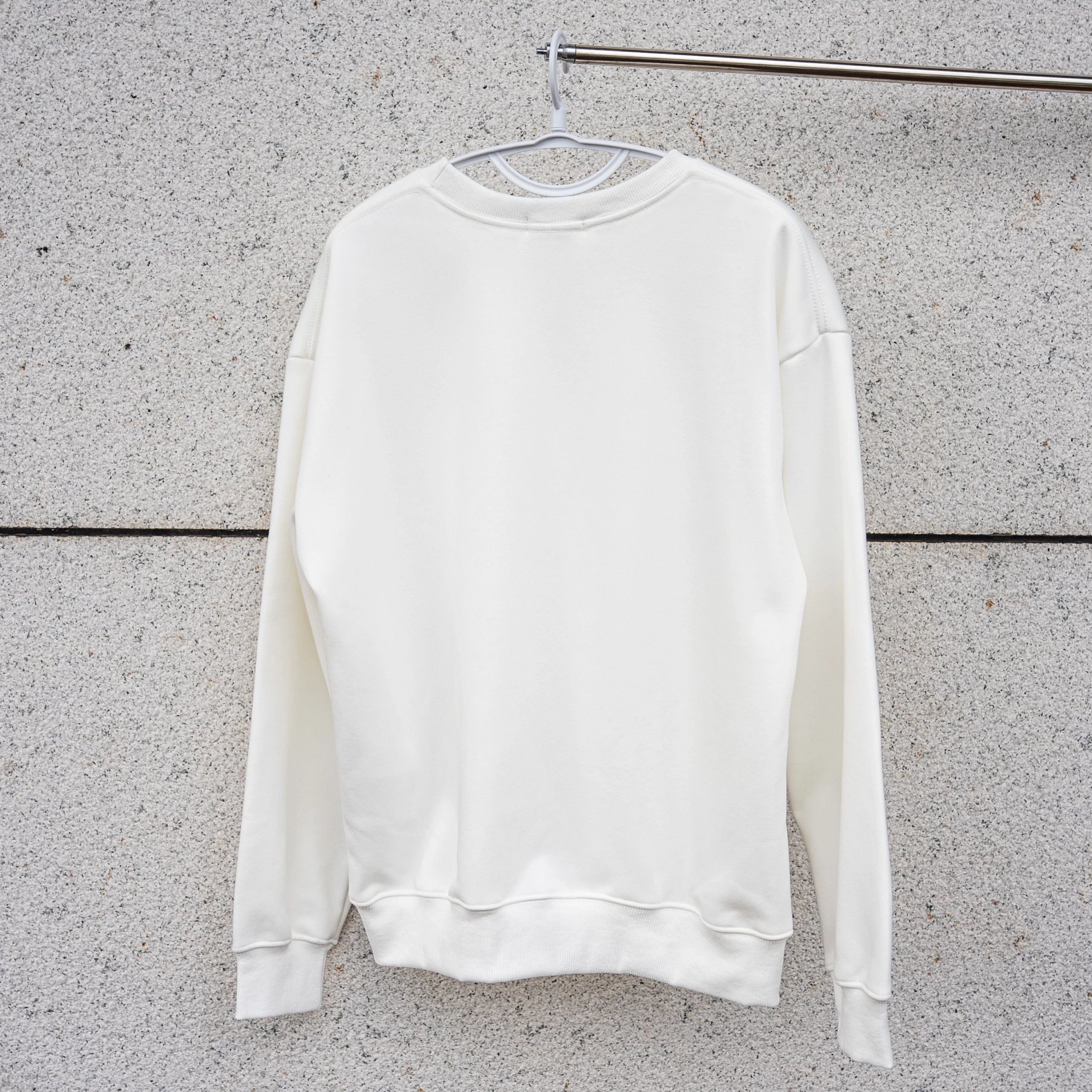 High quality small heart embroidered loose casual round neck hoodie