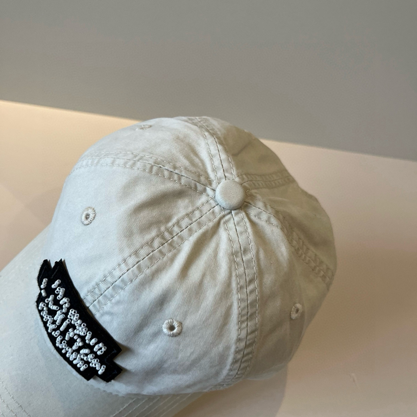 High quality and fashionable baseball cap new 3 pcs add : 18859952090 if you need size guide