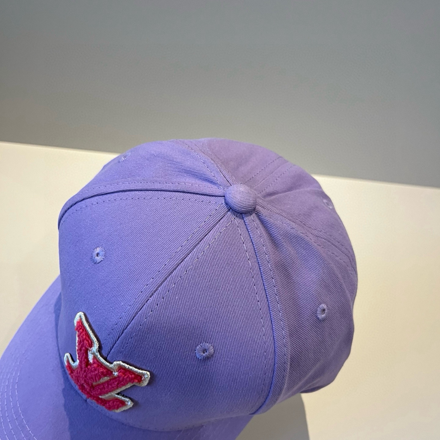 High quality and fashionable baseball cap new 3 pcs add : 18859952090 if you need size guide