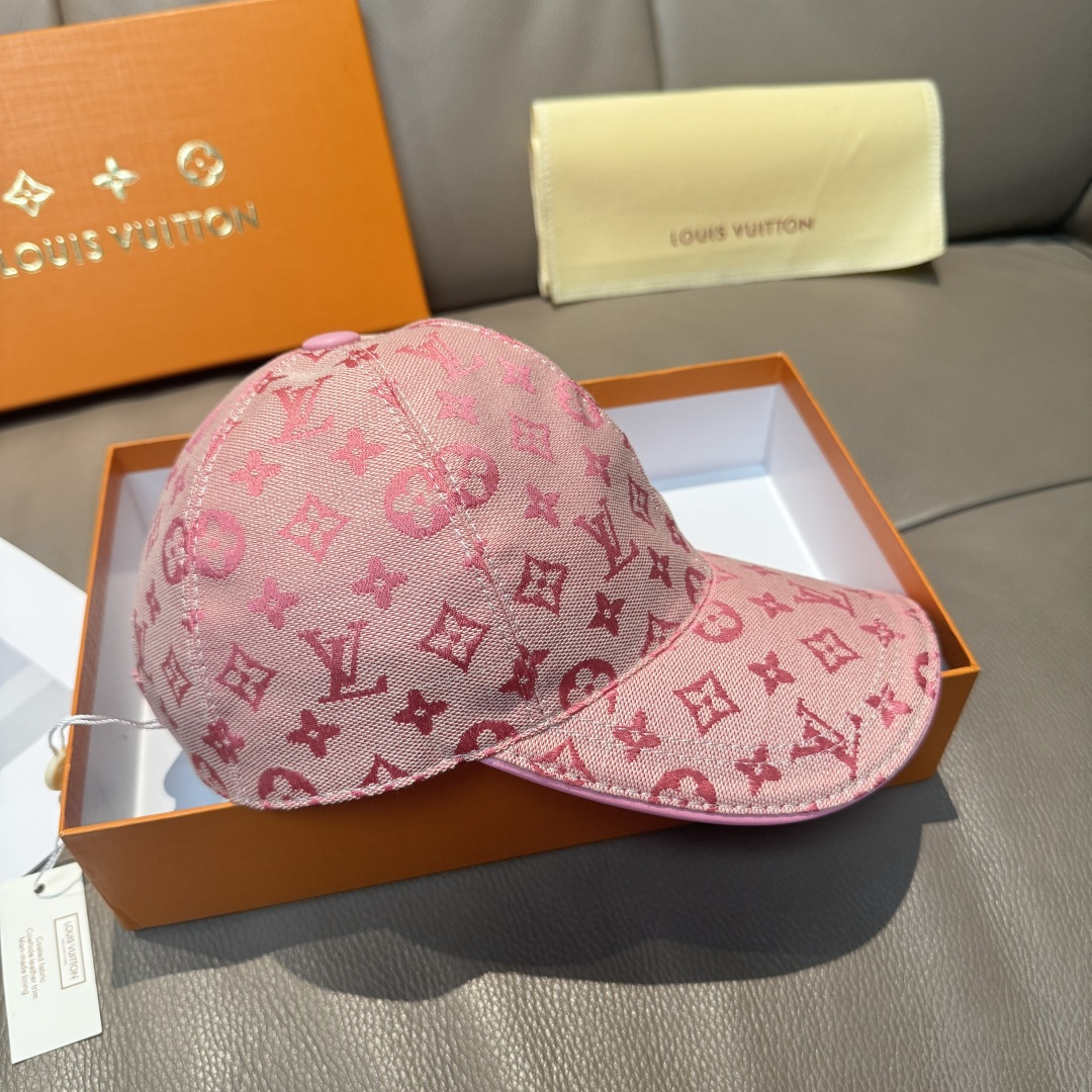 High quality and fashionable baseball cap new 4 pcs add : 18859952090 if you need size guide