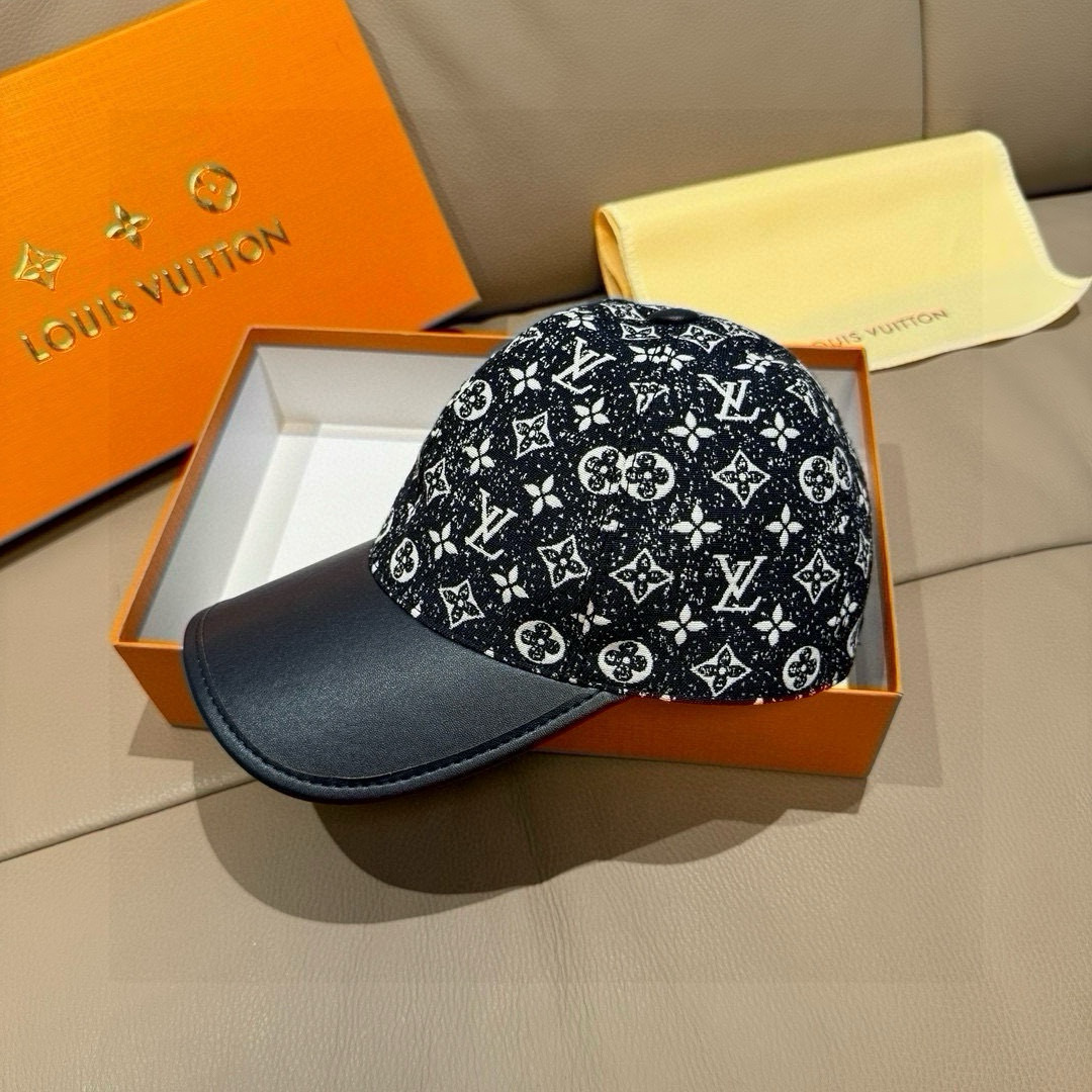 High quality and fashionable baseball cap new 5 pcs add : 18859952090 if you need size guide