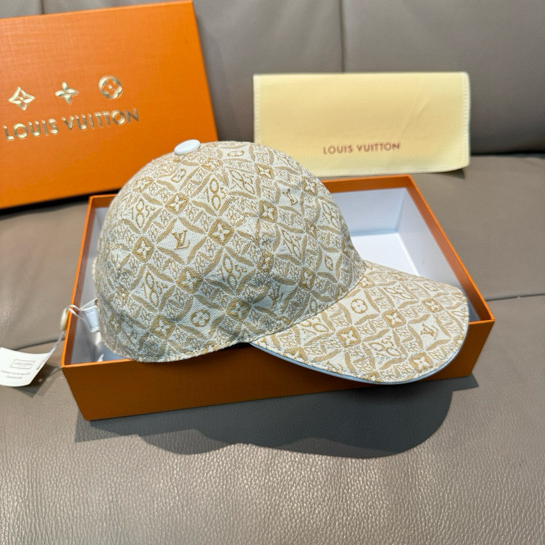 High quality and fashionable baseball cap new 5 pcs add : 18859952090 if you need size guide