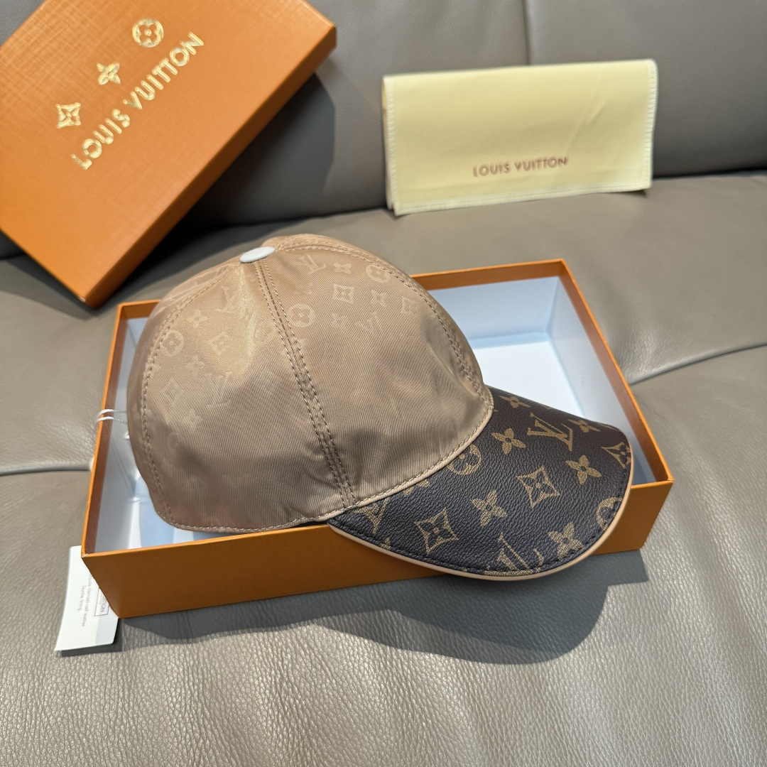 High quality and fashionable baseball cap new 5 pcs add : 18859952090 if you need size guide