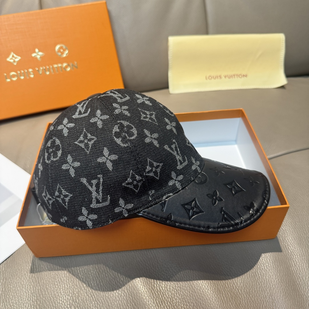 High quality and fashionable baseball cap new 5 pcs add : 18859952090 if you need size guide