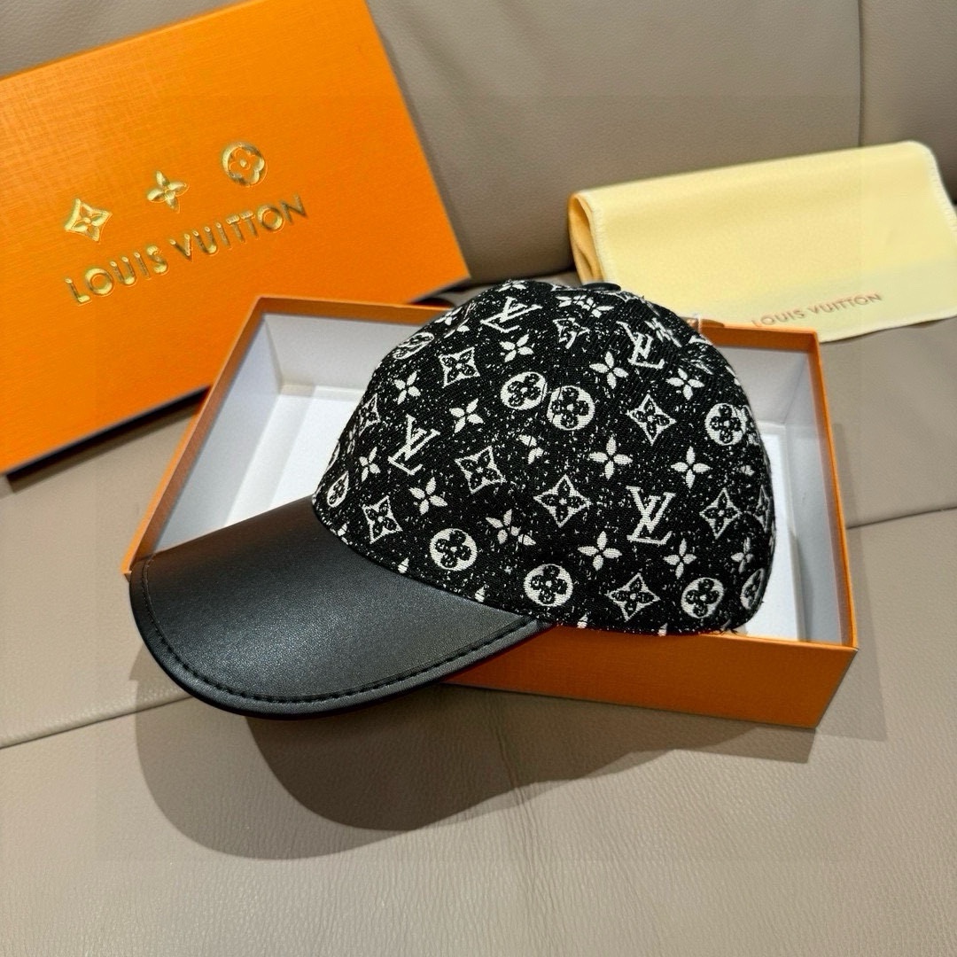 High quality and fashionable baseball cap new 5 pcs add : 18859952090 if you need size guide