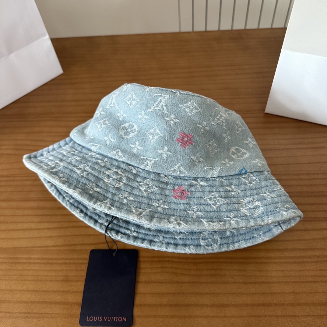 High quality and fashionable sunshade fisherman hat 2 pcs add : 18859952090 if you need size guide