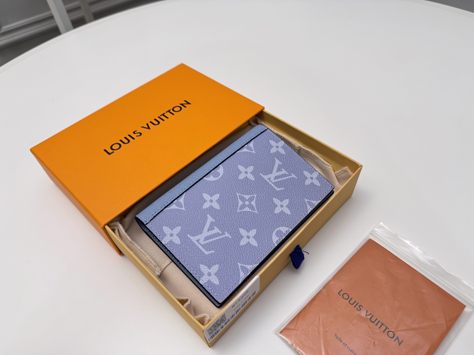 High quality new printed passport clip, short clip wallet, PLS add : 18030258501 if you need size guide