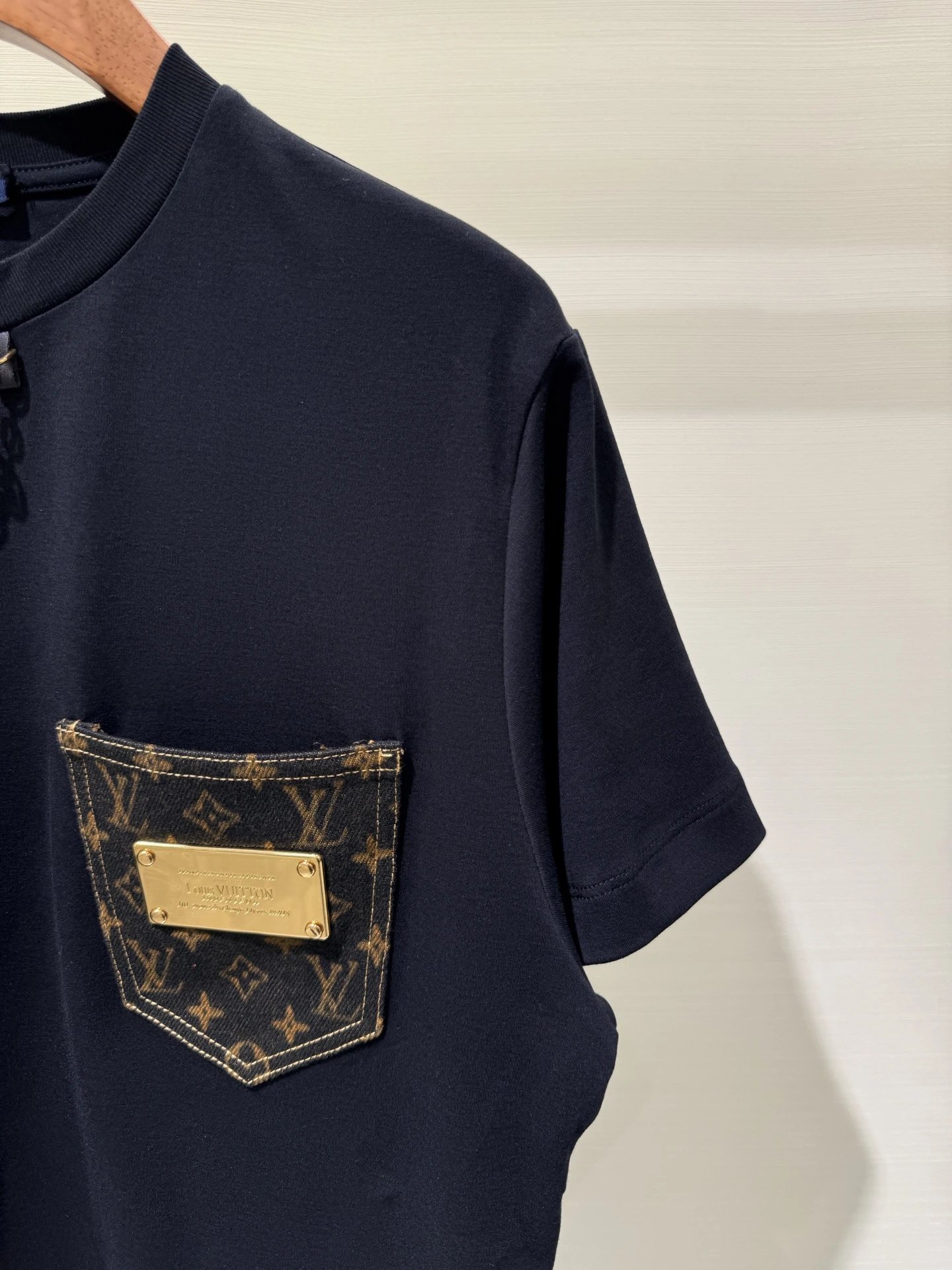 High quality women's chain printed short sleeves, please add : 18859952090 if you need size guidance