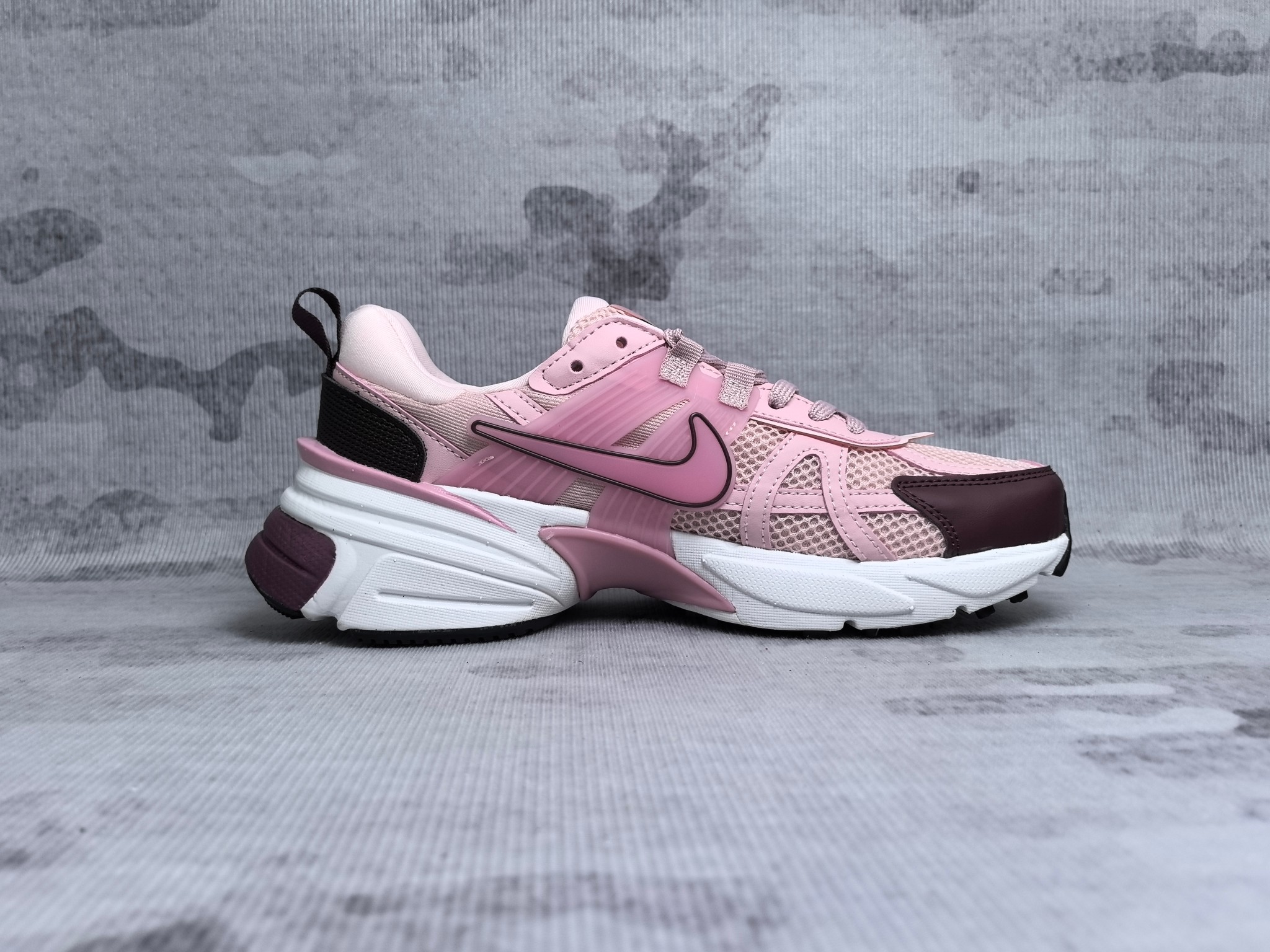 High quality retro mesh breathable sports shoes