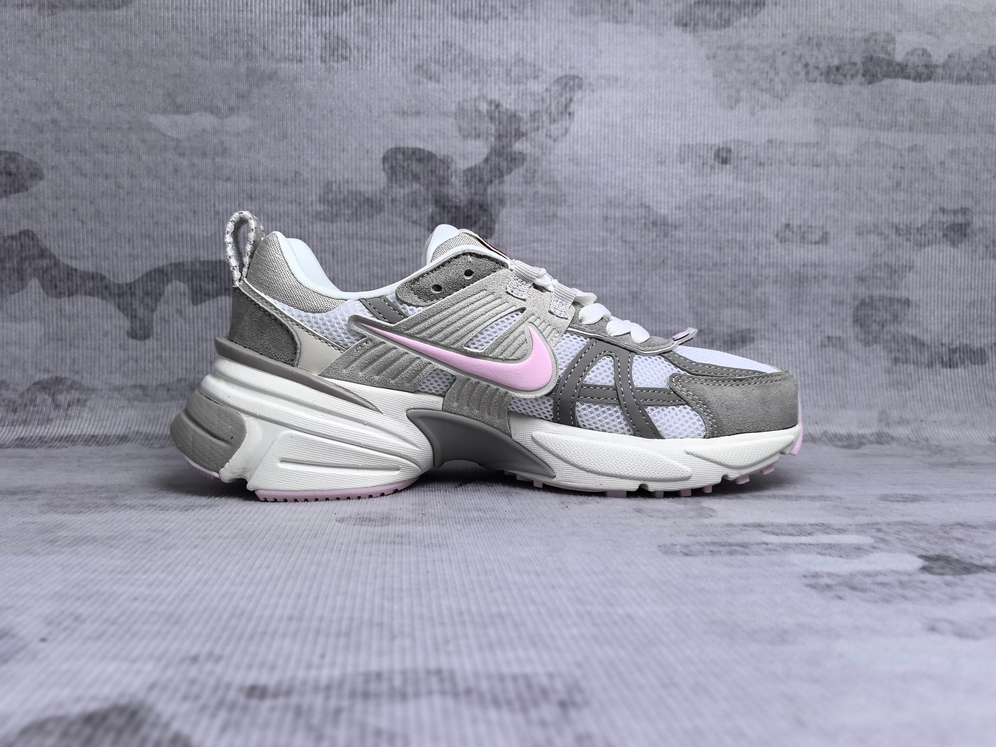 High quality retro mesh breathable sports shoes