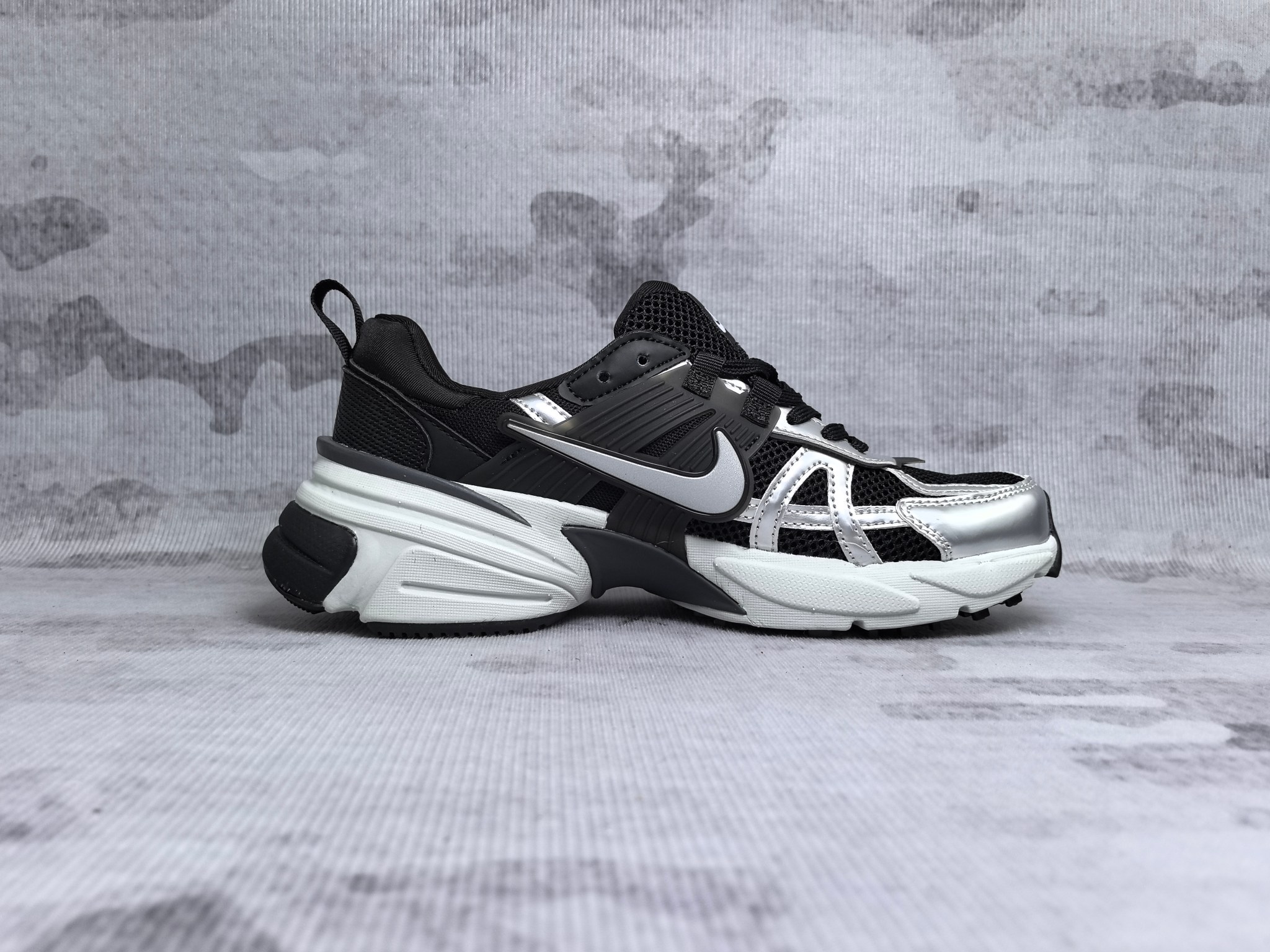 High quality retro mesh breathable sports shoes
