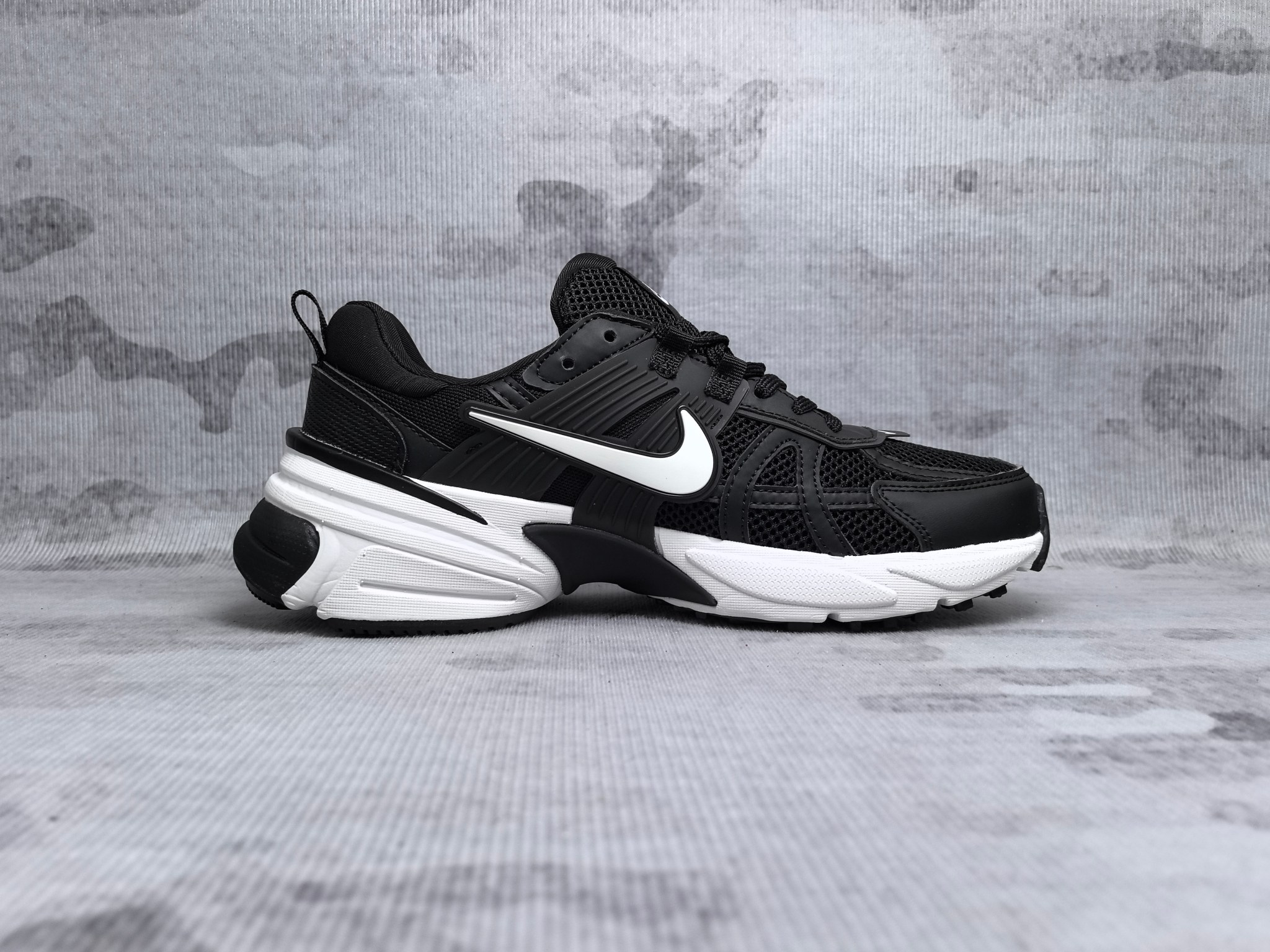 High quality retro mesh breathable sports shoes