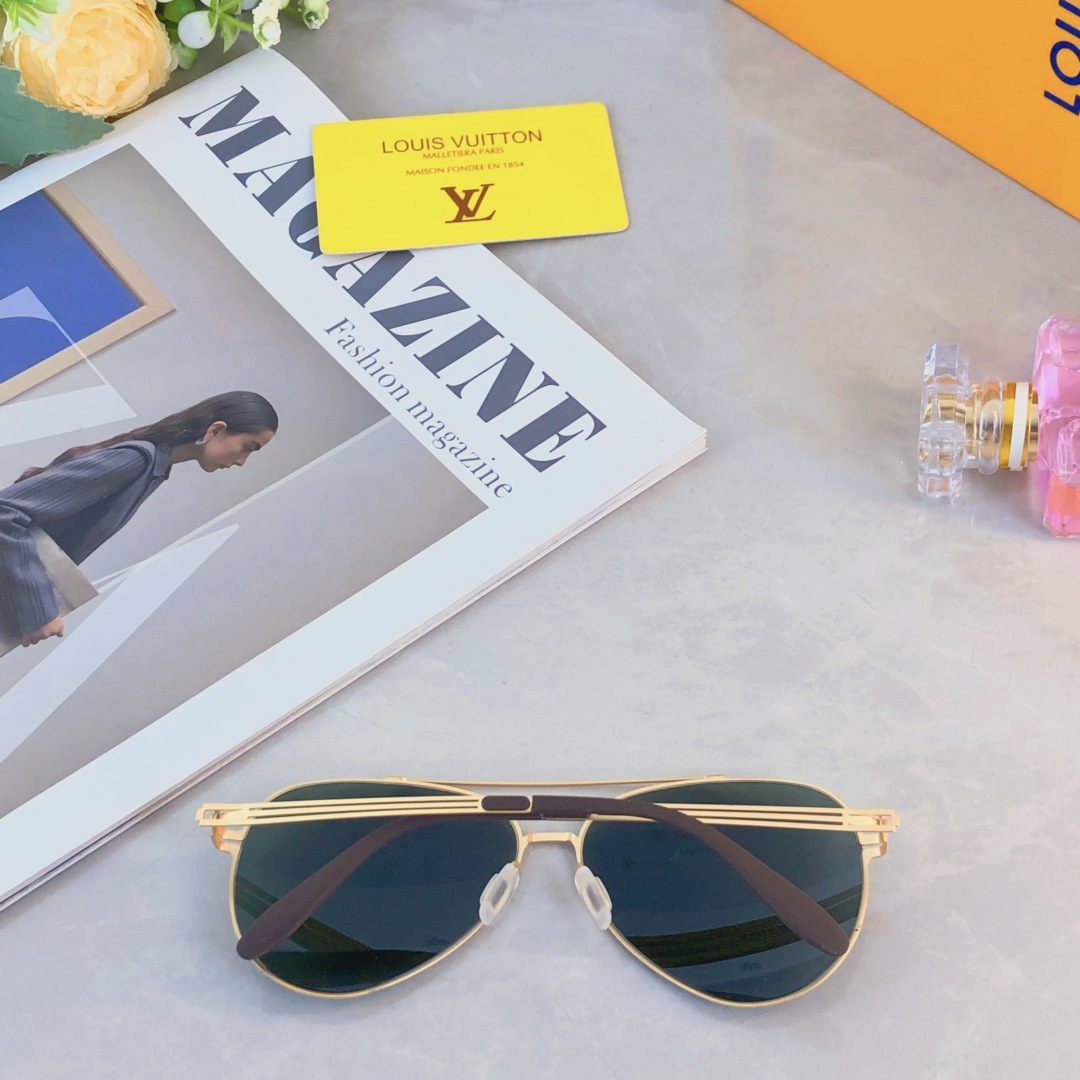 High quality temperament sunscreen sunglasses 4pcs add : 18030258501 if you need size guide