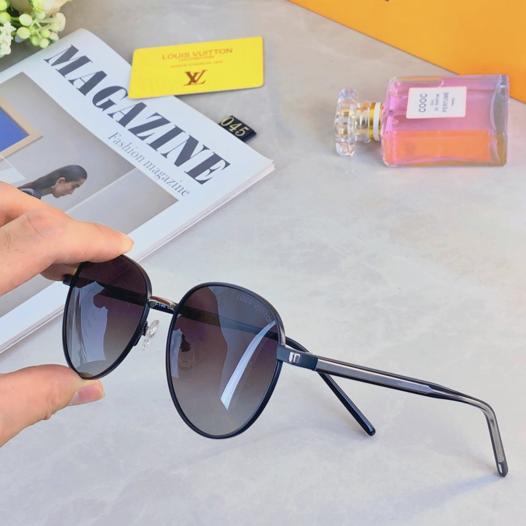 High quality temperament sunscreen sunglasses 4pcs add : 18030258501 if you need size guide