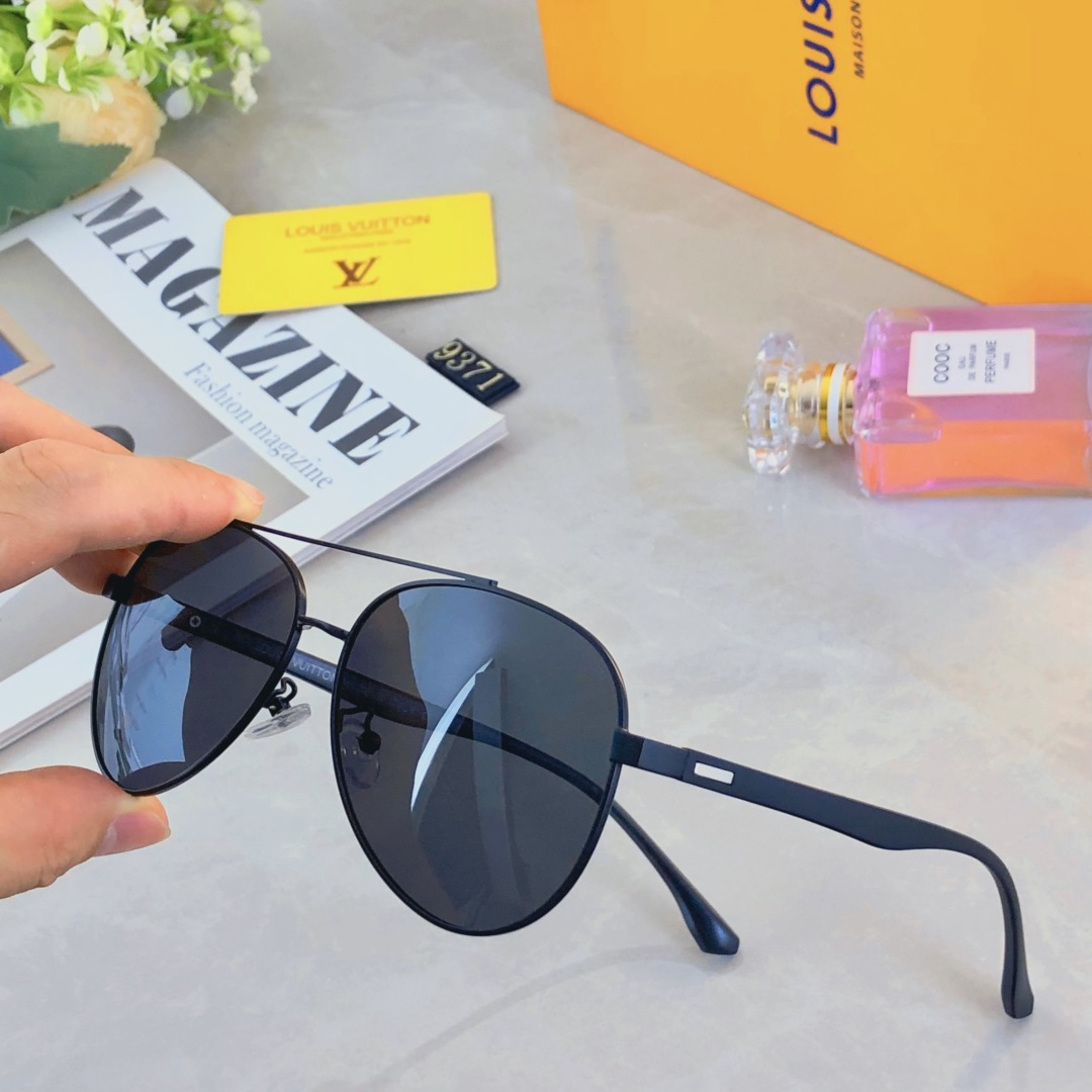 High quality temperament sunscreen sunglasses 1 pls add : 18030258501 if you need size guide