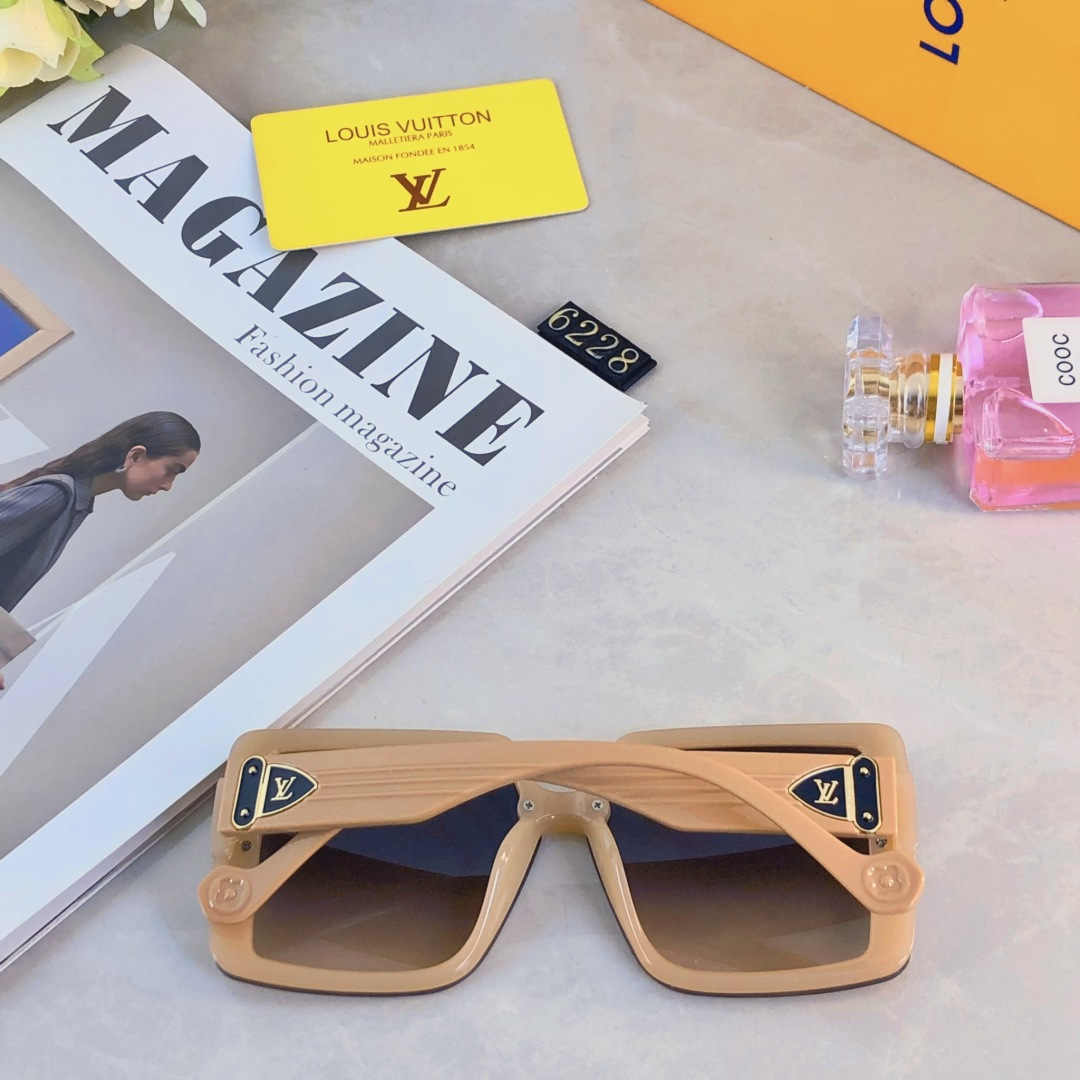 High quality temperament sunscreen sunglasses 1 pls add : 18030258501 if you need size guide