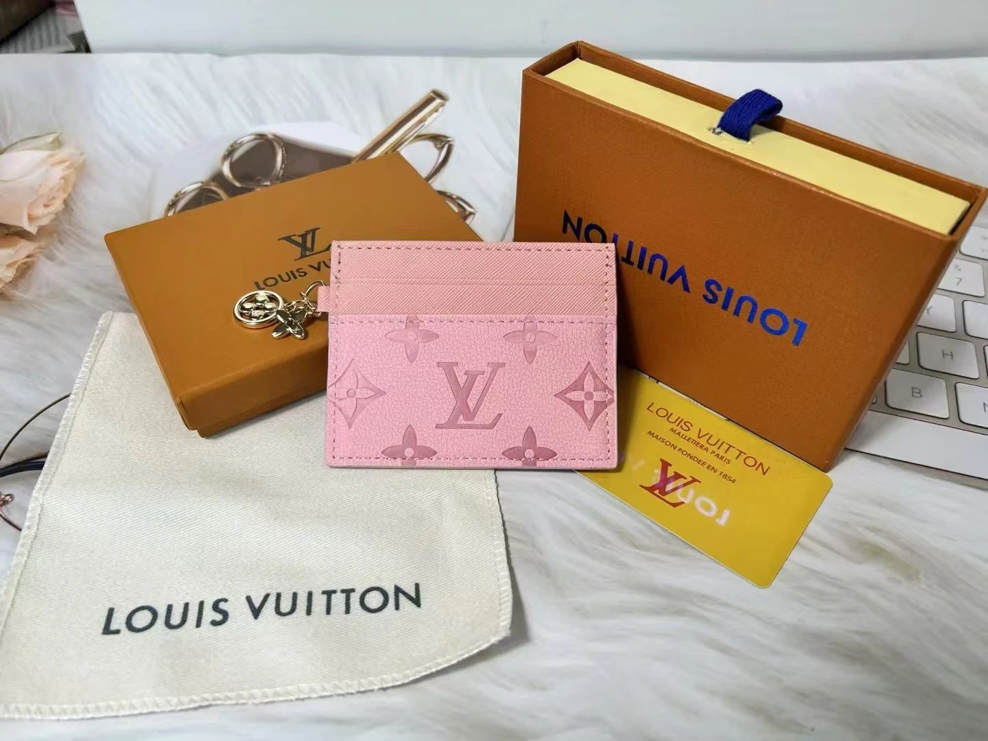 High quality new printed card bag pls add : 18859952090 if you need size guide